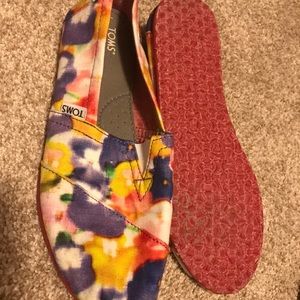 Women’s TOMS